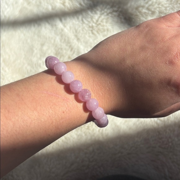 Kunzite Crystal Bracelet – 8mm Beads | 7.5” | Healing Energy | Soft Purple Glow - Picture 3 of 5